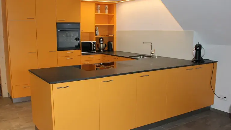 Küche in Orange